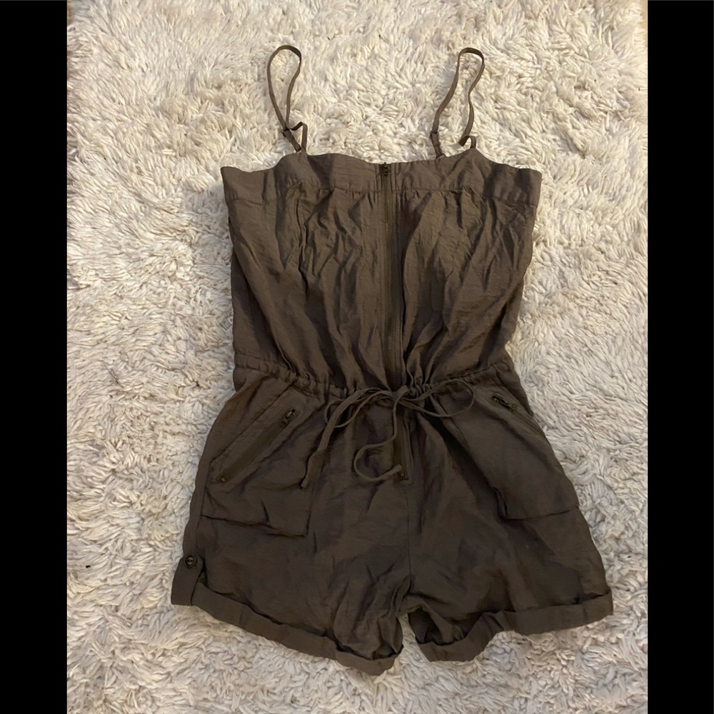 Khaki Romper. Summer Ready!
